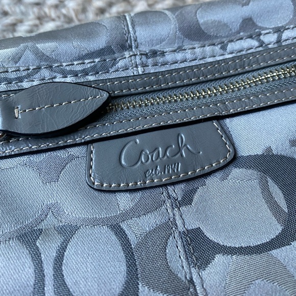 Coach Grey Penelope Shantung Signature Hobo Handbag - Excellent Condition - Picture 4 of 9